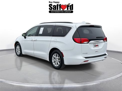 Used 2020 Chrysler Voyager Lxi image 5