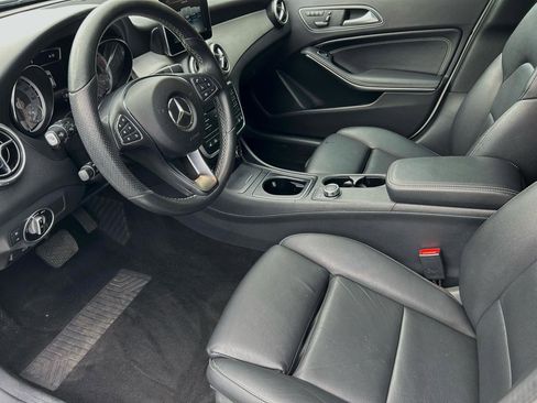 Used 2017 Mercedes-Benz GLA 250 4MATIC w/ Premium Package image 10