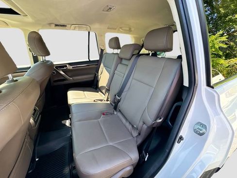 Used 2020 Lexus GX 460 Luxury image 26
