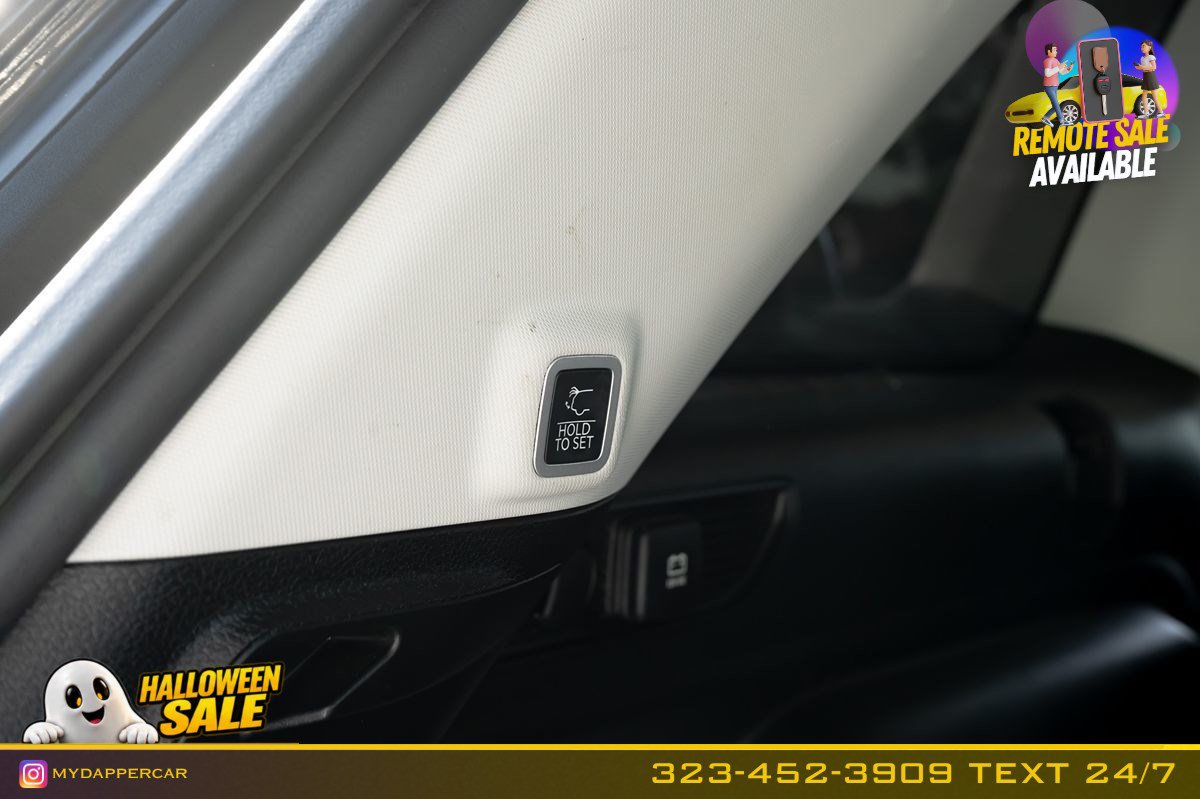 Used 2023 Jeep Grand Cherokee Limited w/ Luxury Tech Group II RWD image 18