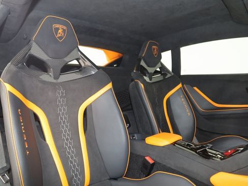 Used 2023 Lamborghini Huracan Tecnica image 13