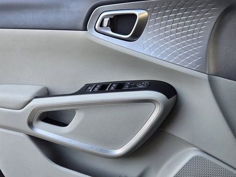 Certified 2025 Kia Soul LX image 23