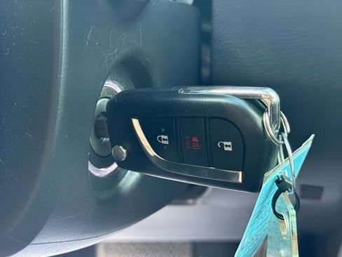 Used 2021 Toyota RAV4 LE image 17