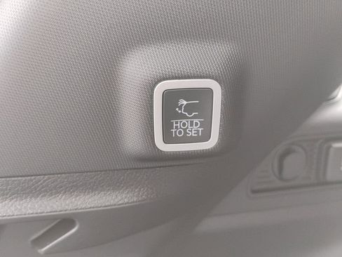 New 2026 Jeep Grand Cherokee Laredo image 17