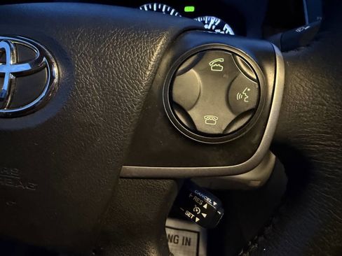 Used 2014 Toyota Camry XLE w/ Leather Package image 20