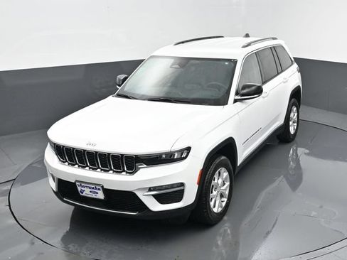 Used 2023 Jeep Grand Cherokee Limited AWD/4WD image 22