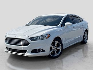 Used 2013 Ford Fusion SE FWD video 1
