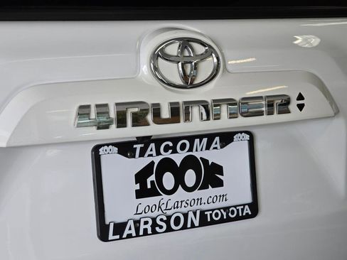 Used 2024 Toyota 4Runner SR5 Premium w/ Moonroof Package AWD/4WD image 13