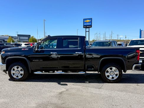 Certified 2021 Chevrolet Silverado 2500 LTZ w/ LTZ Plus Package AWD/4WD image 4