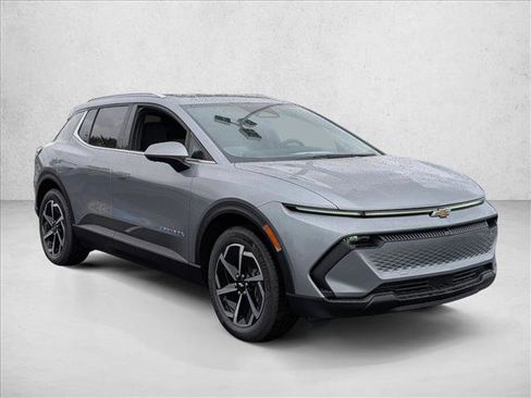 New 2026 Chevrolet Equinox EV LT image 7