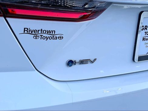 Used 2025 Toyota Camry LE image 30