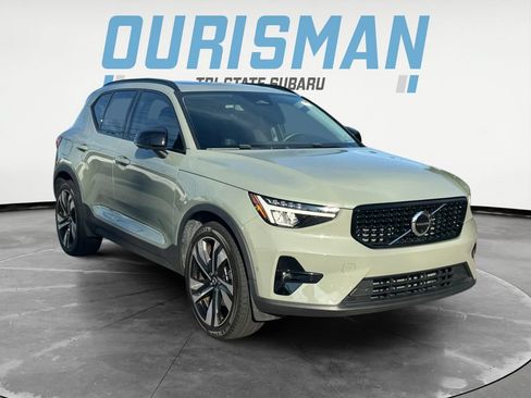 Used 2023 Volvo XC40 B5 Plus w/ Climate Package AWD/4WD image 1