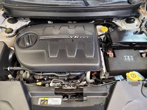 Used 2018 Jeep Cherokee Latitude Plus image 30