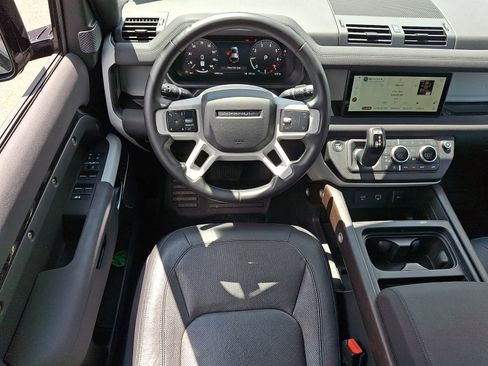 Used 2023 Land Rover Defender 110 SE AWD/4WD image 4