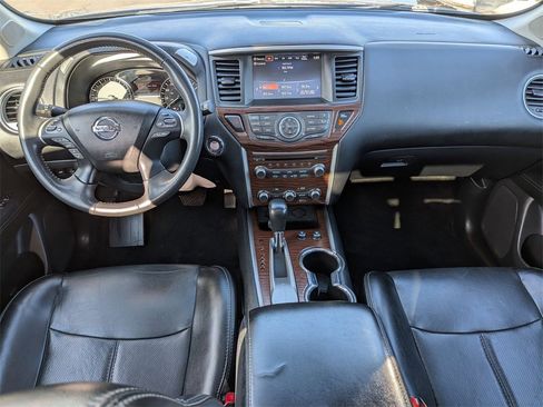 Used 2017 Nissan Pathfinder Platinum w/ Family Entertainment Package image 19