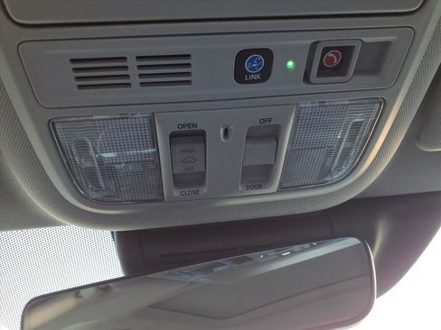 Used 2018 Honda Accord Touring image 18