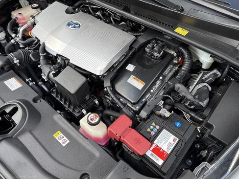 Used 2018 Toyota Prius Two w/ Prius Two Safety Plus Package FWD image 15
