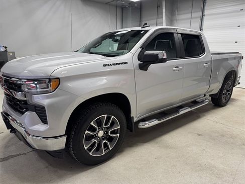 Used 2022 Chevrolet Silverado 1500 LT w/ All Star Edition Plus image 3