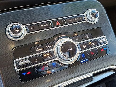 Used 2021 Lincoln Nautilus Reserve image 18