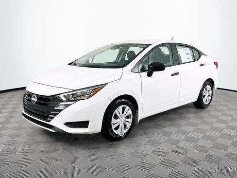 New 2025 Nissan Versa S w/ Trunk Package FWD image 2