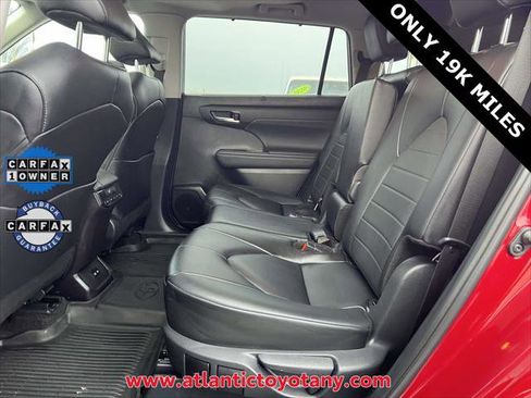 Certified 2024 Toyota Highlander XLE image 19