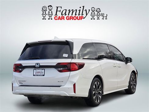Used 2025 Honda Odyssey Elite image 4