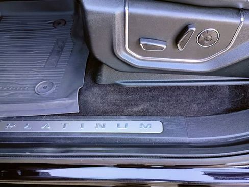 Used 2019 Ford Expedition Platinum image 25
