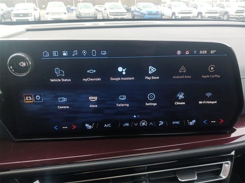 Used 2025 Chevrolet Traverse Z71 w/ Driver Confidence Package image 20