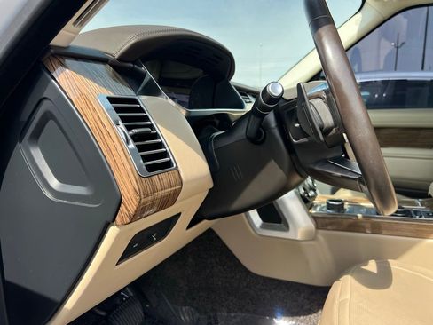 Used 2018 Land Rover Range Rover HSE image 43