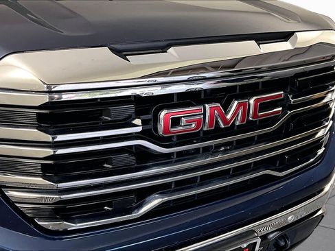 Used 2022 GMC Sierra 1500 SLT w/ SLT Premium Plus Package AWD/4WD image 28