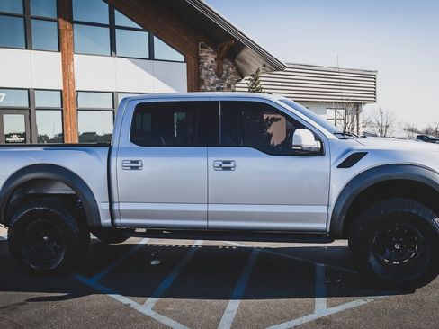 Used 2018 Ford F150 Raptor w/ Equipment Group 802A Luxury image 15