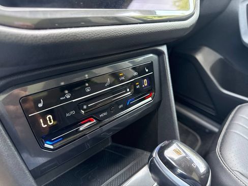 Used 2023 Volkswagen Tiguan SE w/ Panoramic Sunroof Package FWD image 22