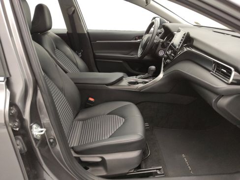 Used 2022 Toyota Camry SE image 21