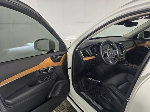 Used 2023 Volvo XC90 B6 Plus w/ Protection Package Premier image 9