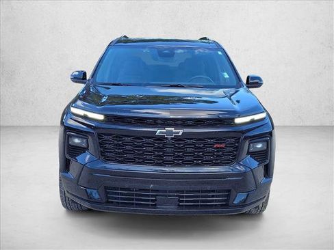 Used 2024 Chevrolet Traverse RS image 2