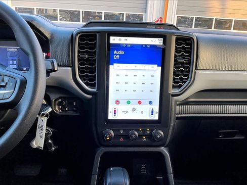 Used 2025 Ford Ranger XL w/ Trailer Tow Package image 6