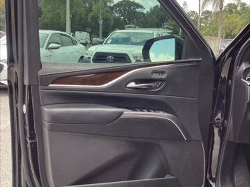 Used 2022 Cadillac Escalade ESV Sport Platinum AWD/4WD image 8