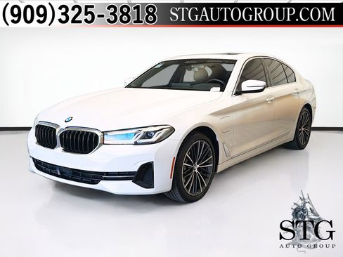 Used 2021 BMW 530e w/ Premium Package image 1