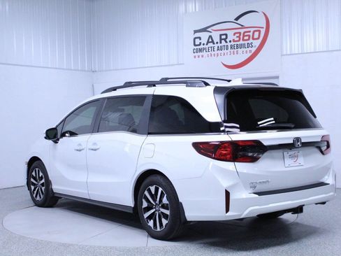 Used 2025 Honda Odyssey EX-L image 4