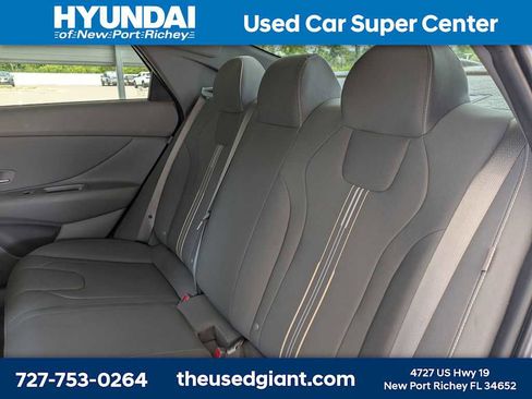 Used 2025 Hyundai Elantra Sport FWD image 13
