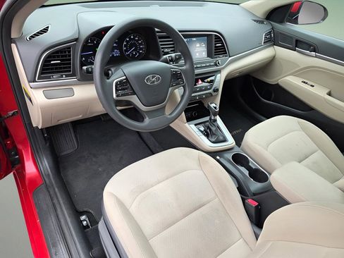 Used 2017 Hyundai Elantra SE image 21