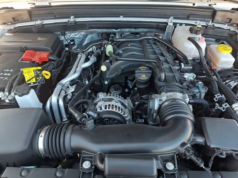 Used 2025 Jeep Wrangler Unlimited Sport image 29