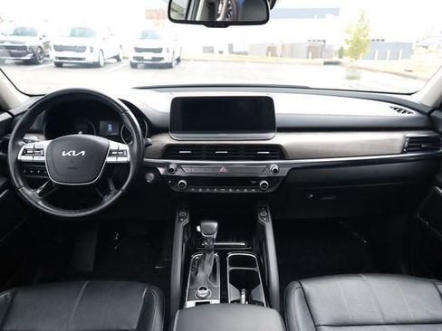 Used 2022 Kia Telluride EX w/ EX Premium Package image 16