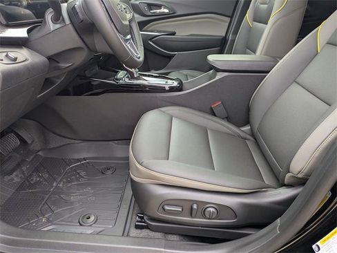 New 2026 Chevrolet Trax ACTIV w/ Sunroof Package image 10