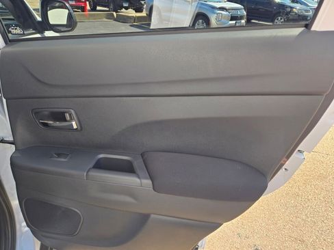 Used 2026 Mitsubishi Outlander Sport LE AWD/4WD image 9