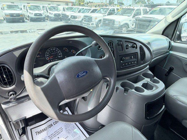 Used 2003 Ford E-350 and Econoline 350 Super Duty RWD image 11