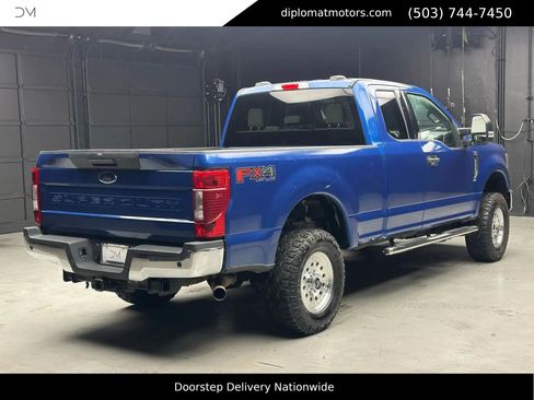 Used 2022 Ford F250 XLT w/ FX4 Off-Road Package image 6