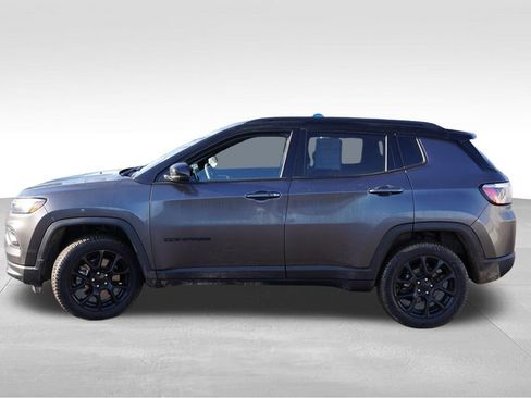 Used 2023 Jeep Compass Altitude w/ Sun and Sound Group image 9