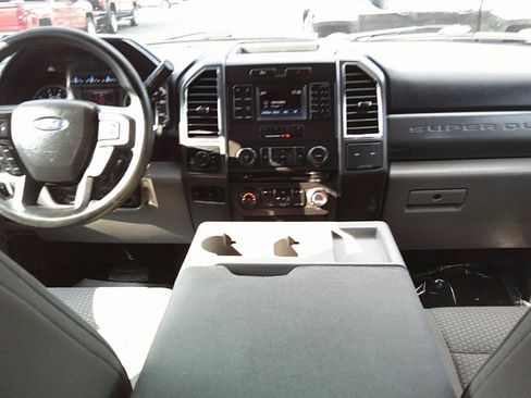 Used 2017 Ford F250 XLT w/ XLT Value Package AWD/4WD image 39