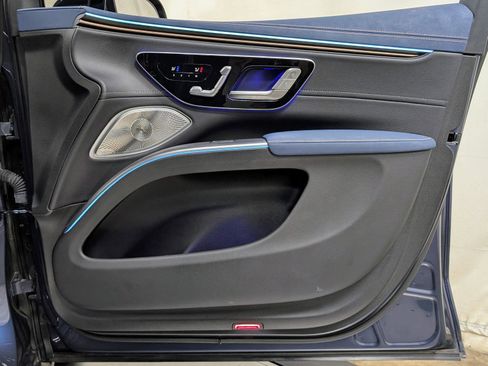 Used 2023 Mercedes-Benz EQS 450+ 4MATIC SUV image 28